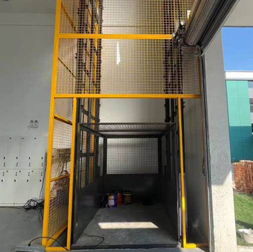 珠山导轨式升降机助力物流园破解运输难题