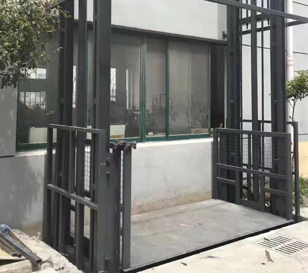 珠山导轨式施工升降机助力民生工程提速增效